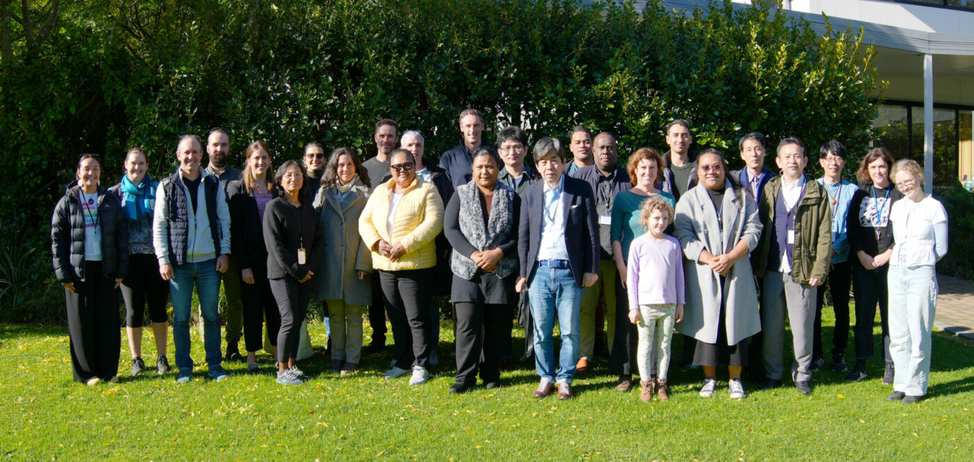Scientifiques et représentants de Services des Pêches et de la Santé de la région participant au symposium.