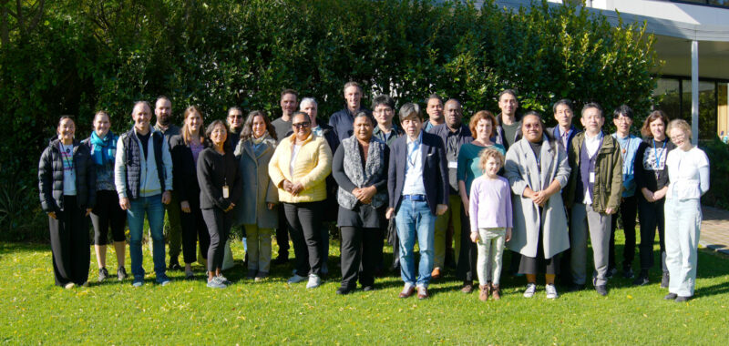 Scientifiques et représentants de Services des Pêches et de la Santé de la région participant au symposium.